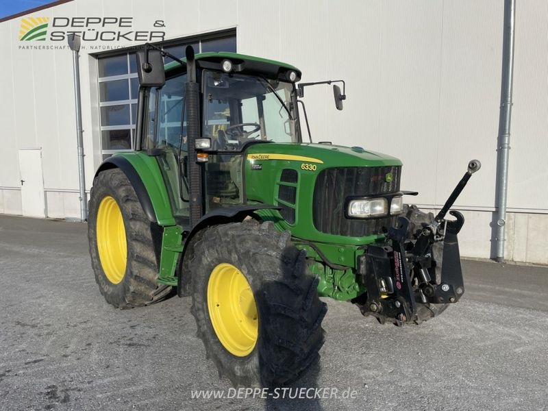 Ohne schwere Arbeit: John Deere 6330 Premium AutoPowr für 37.990 Euro