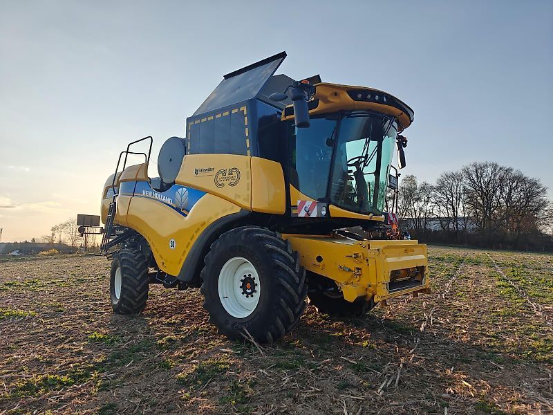 New Holland CH 7.70 Kombajn zbożowy 220 000 €