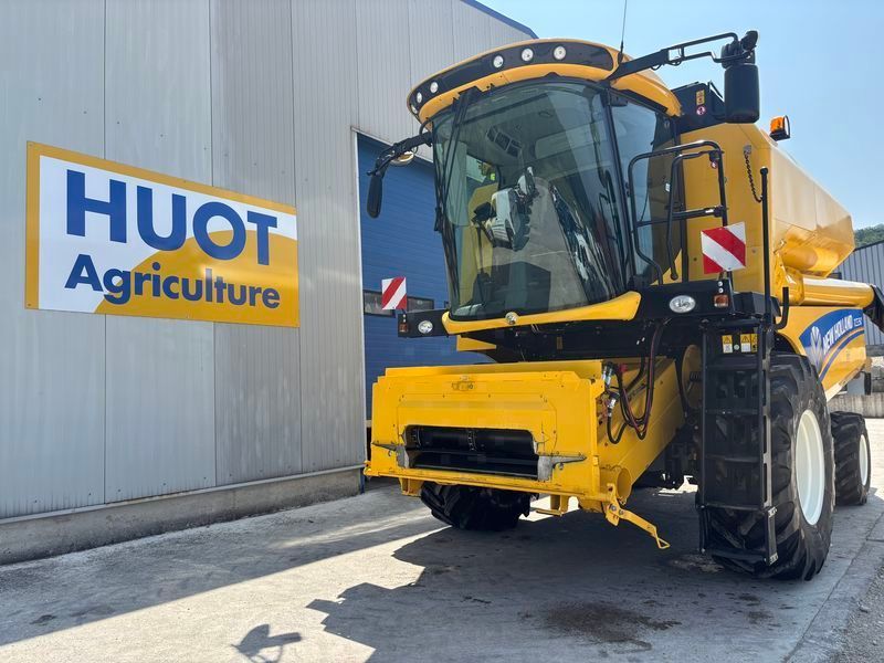 E-FARM: New Holland CX5.90 - Moissoneuse-batteuse - id FNI7GRJ - 135 000 € - Année: 2019 - Lecture du nombre d'heure: 1 060,Puissance du moteur (chevaux): 258,France