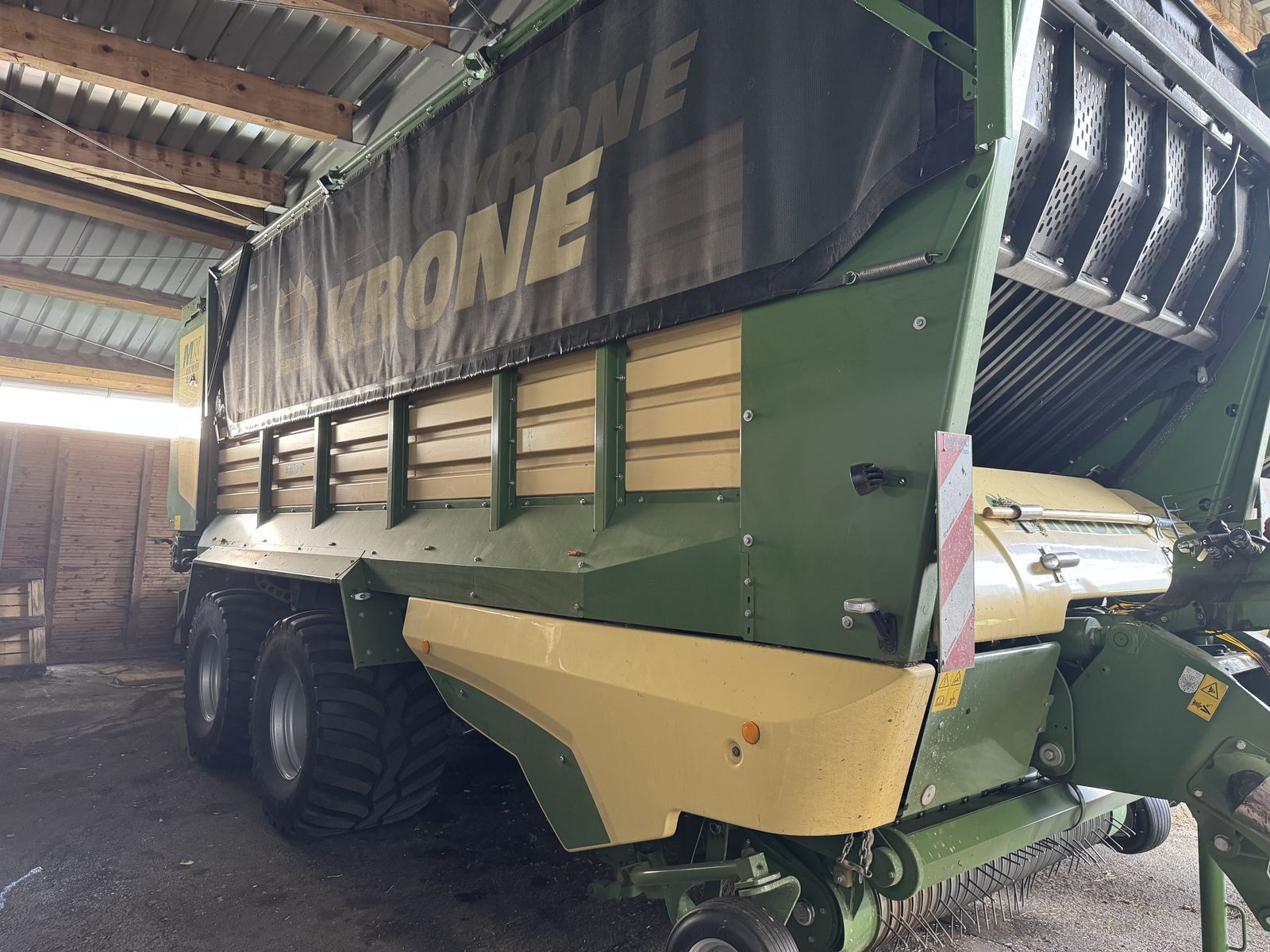 Krone MX 370 GD Transporte de forraje 84.300 €