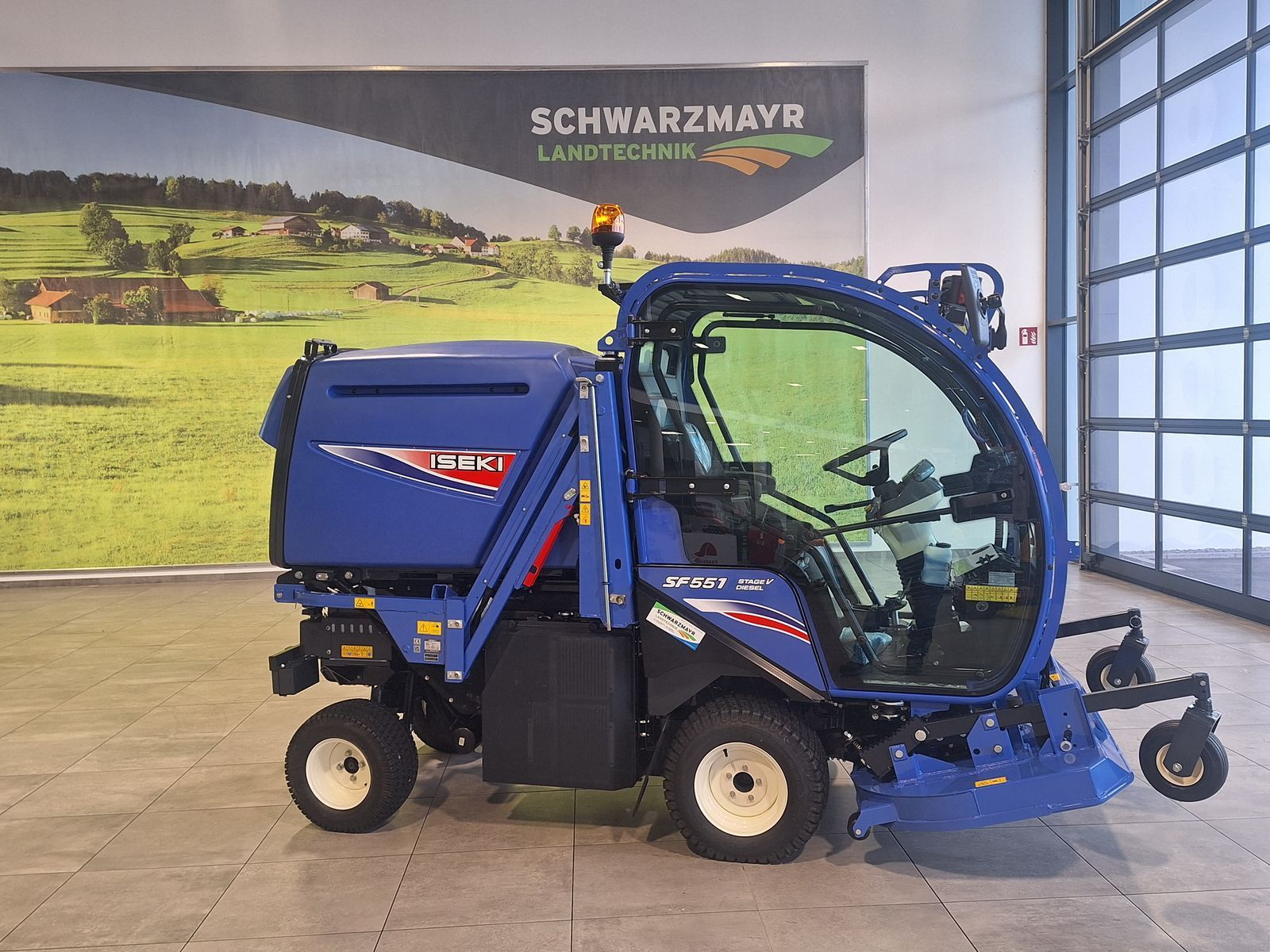 E-FARM: Iseki SF 551 - Tracteur - id DVPKSXT - 54 078 € - Année: 2023 - Puissance du moteur (chevaux): 48,Autriche