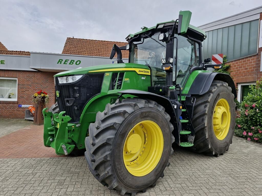 E-FARM: John Deere 7R 330 - Tractor - id YQ5PFDD - 299.000 € - Año: 2023 - Horas: 840,Potencia del motor: 330,Alemania