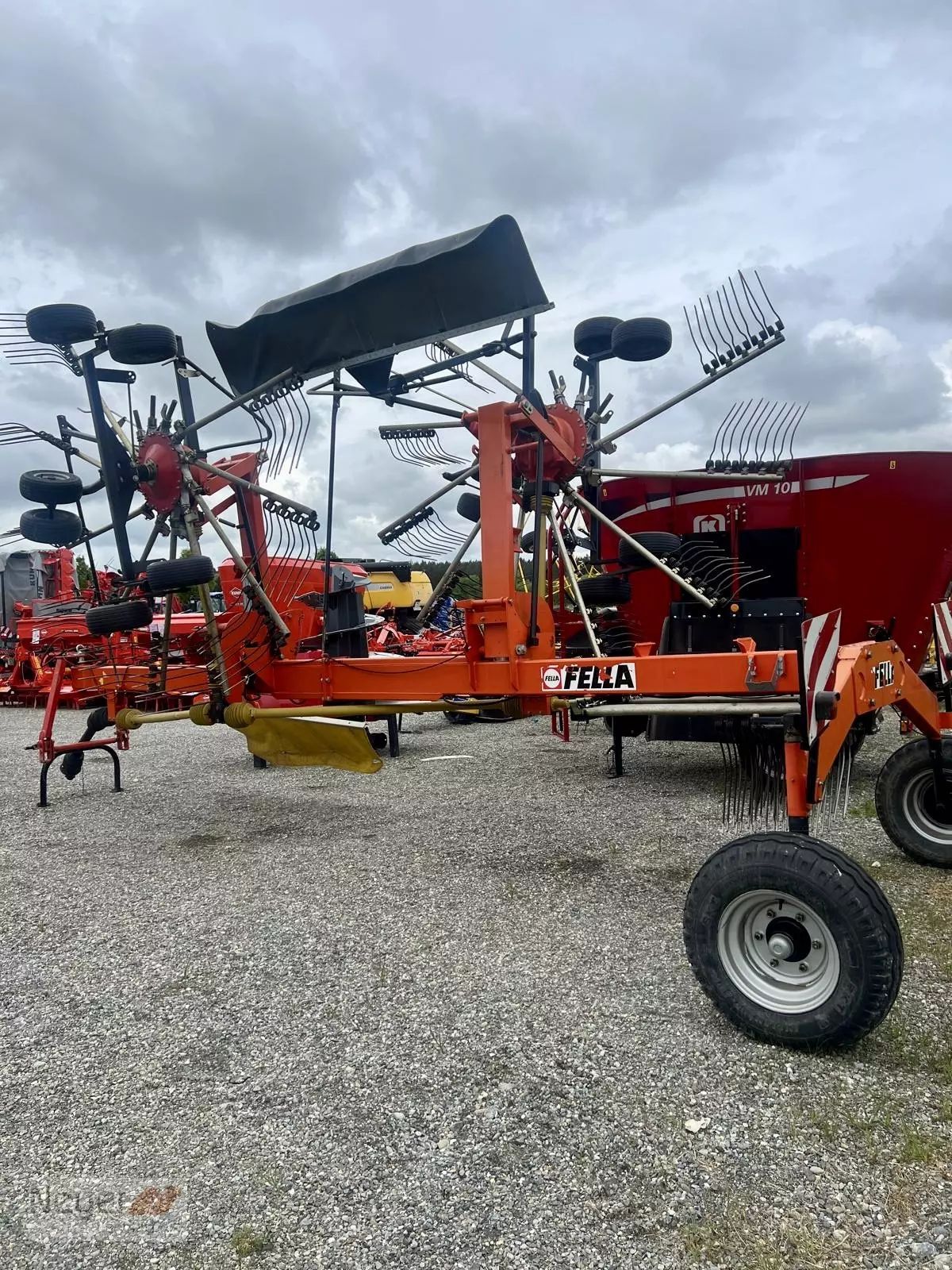E-FARM: FELLA 2-kreisel - Zgrabiarka pokosowa - id WSXBYBH - 9700 € - Niemcy