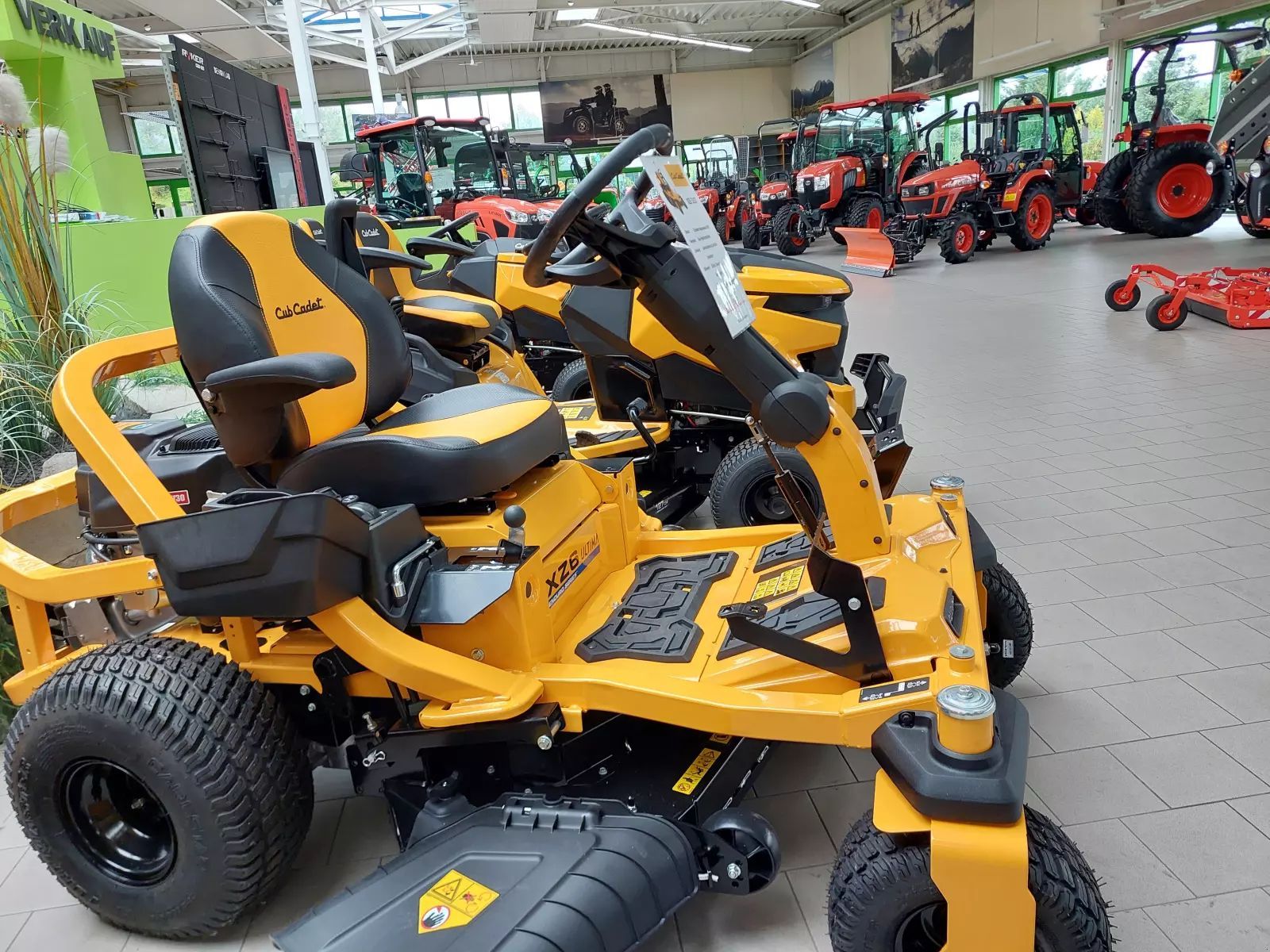 E-FARM: Cub Cadet xz6 - Lawn mower - id 2MJJVKB - €5,227 - Year of construction: 2025 - Germany