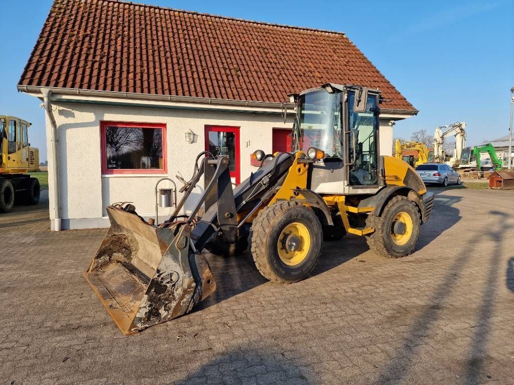 New Holland w 70 tc Kerekes rakodógép 19 950 EUR