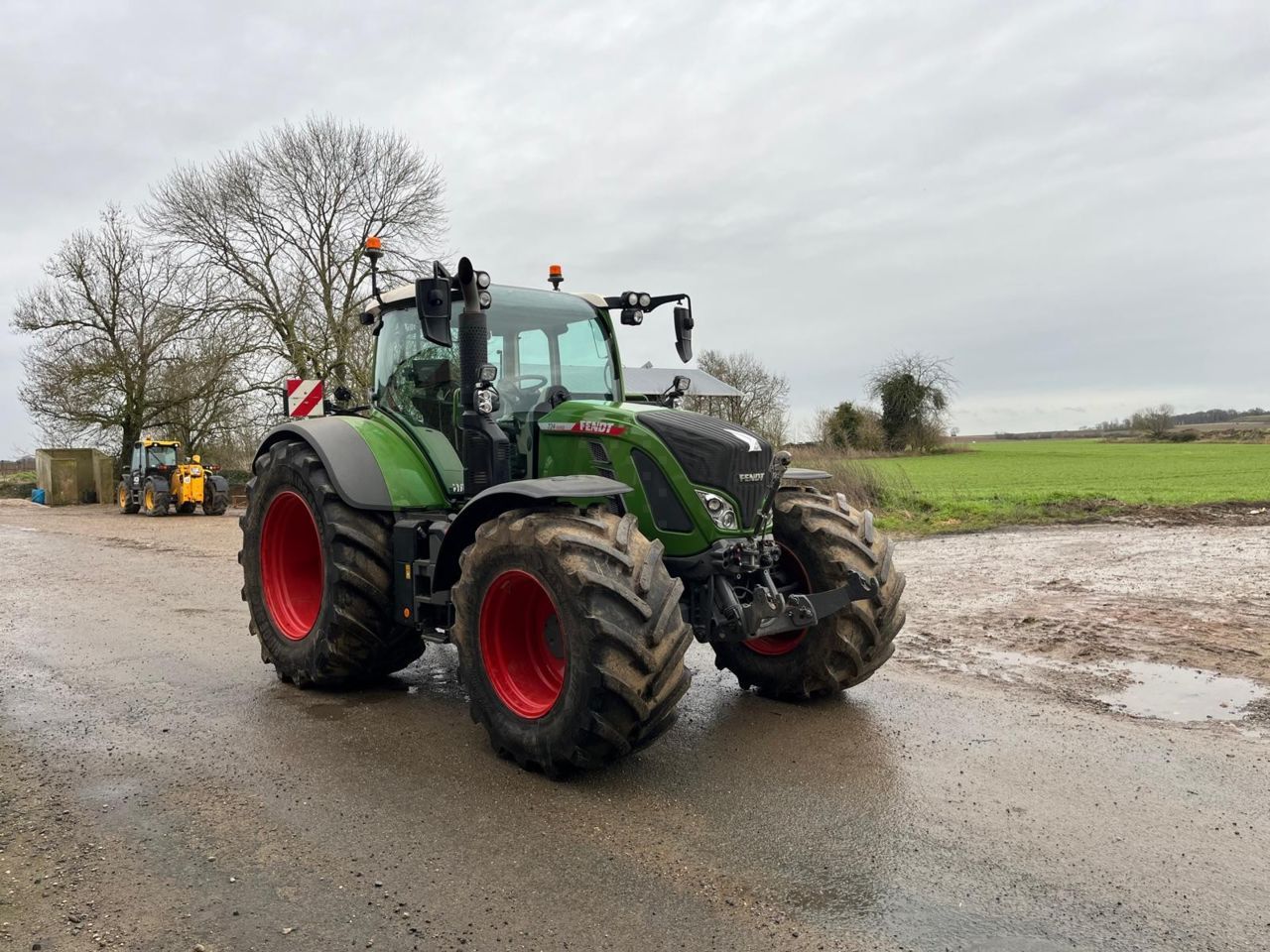Fendt 724 Vario Profi Plus Trattore 145.000 €