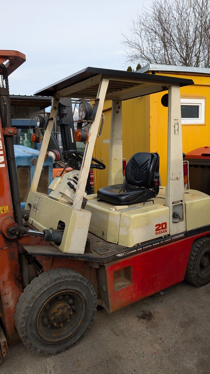 NISSAN 2 tonnen diesel duplex & , Forklift €5,800