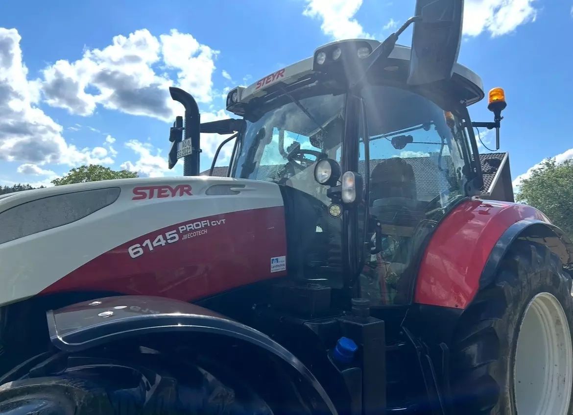 Steyr CVT 6145 Profi Traktor 96 471 €