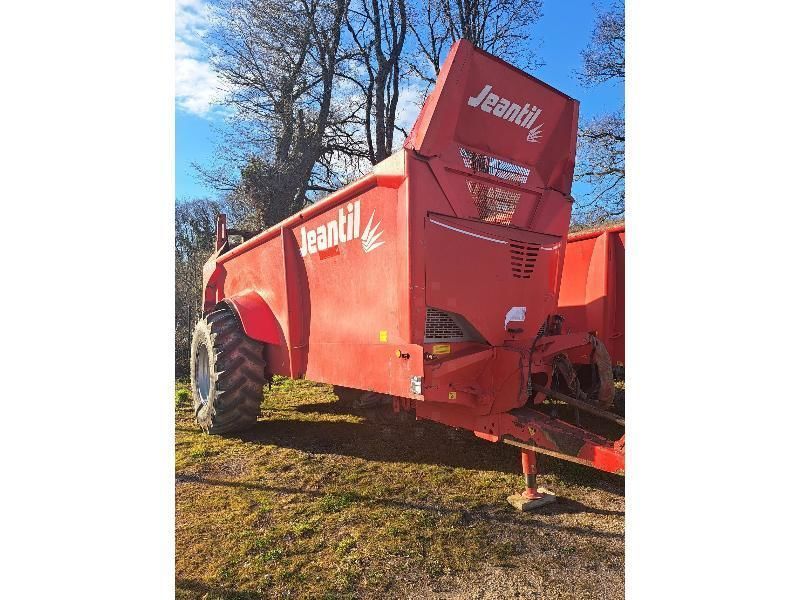 E-FARM: Jeantil epandeur - Épandeur de fumier et de compost - id 2NKYSWM - 22 000 € - Année: 2017 - France