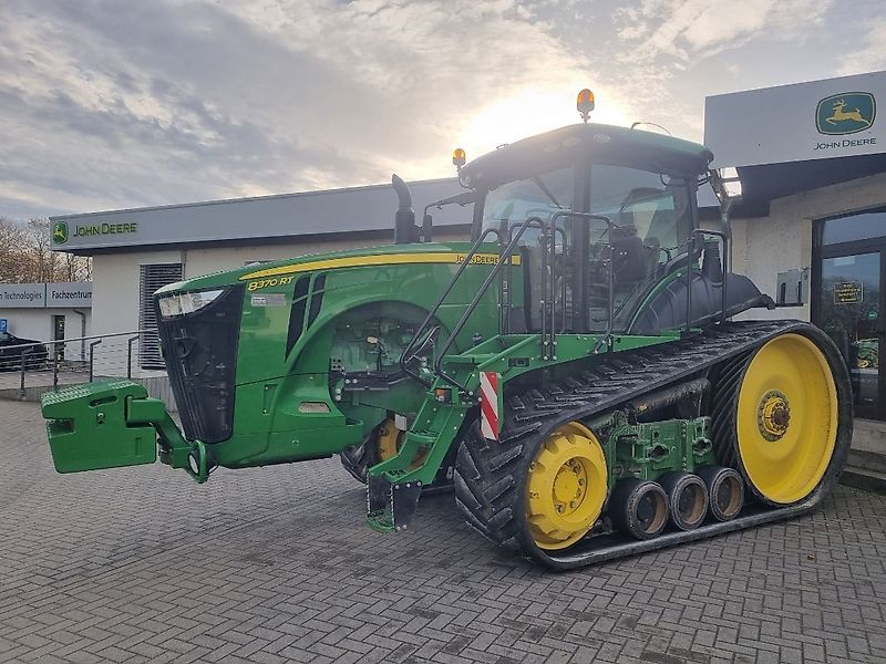 E-FARM: John Deere 8370 RT - Trattore - id YD1PLLU - 173.000 € - Anno di costruzione: 2018 - Ore: 5.151,Potenza del motore: 370,Germania