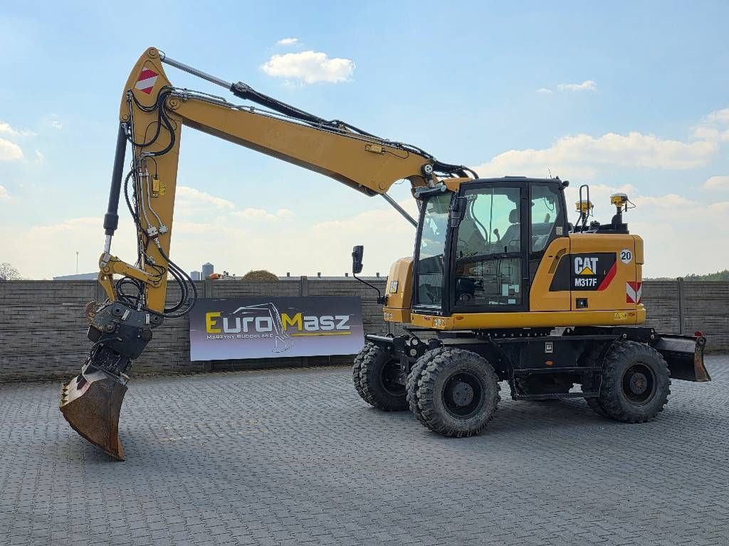 Caterpillar m317f, 2017 rok, 8900 mth, instalacja systemu trim Wheeled excavator €74,284