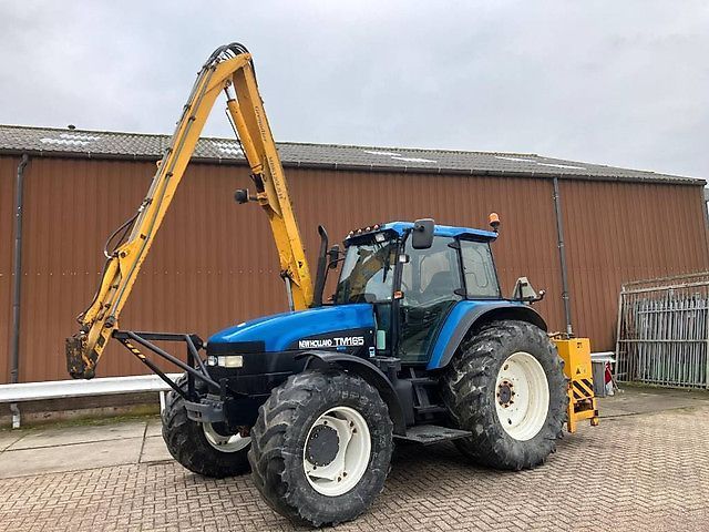New Holland TM 165 Traktor 28 000 €