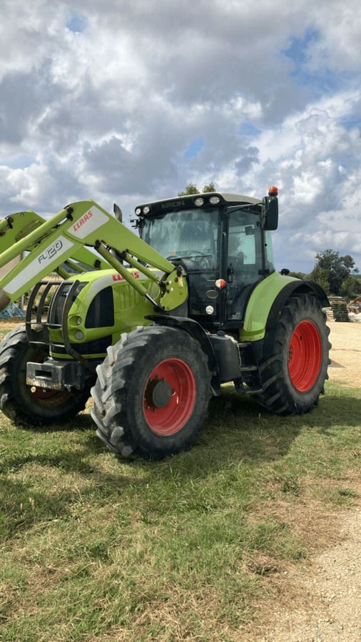 E-FARM: Claas Arion 620 CIS - Tracteur - id GTEDZJA - 35 000 € - Année: 2009 - Lecture du nombre d'heure: 6 800,Puissance du moteur (chevaux): 135,France