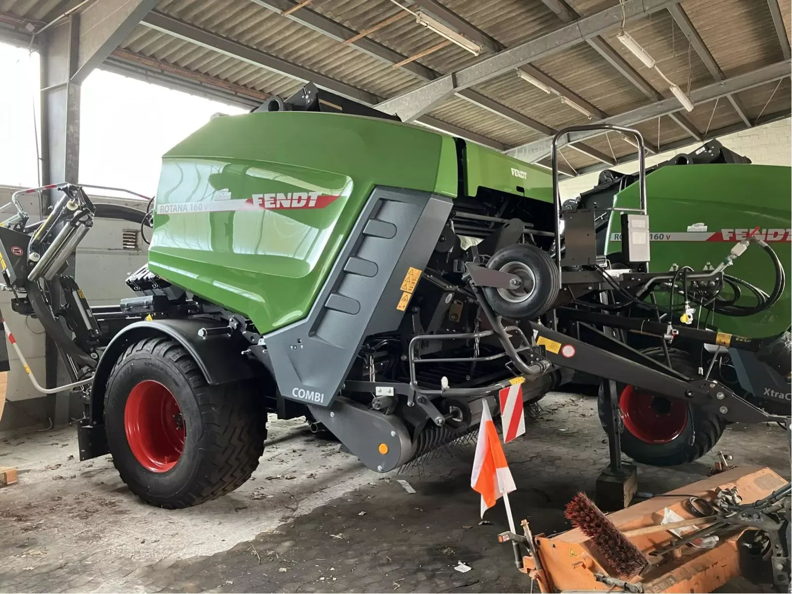 E-FARM: Fendt Rotana 160 V Combi - Empacadora - id 1W6RCNZ - 74.500 € - Año: 2023 - Alemania