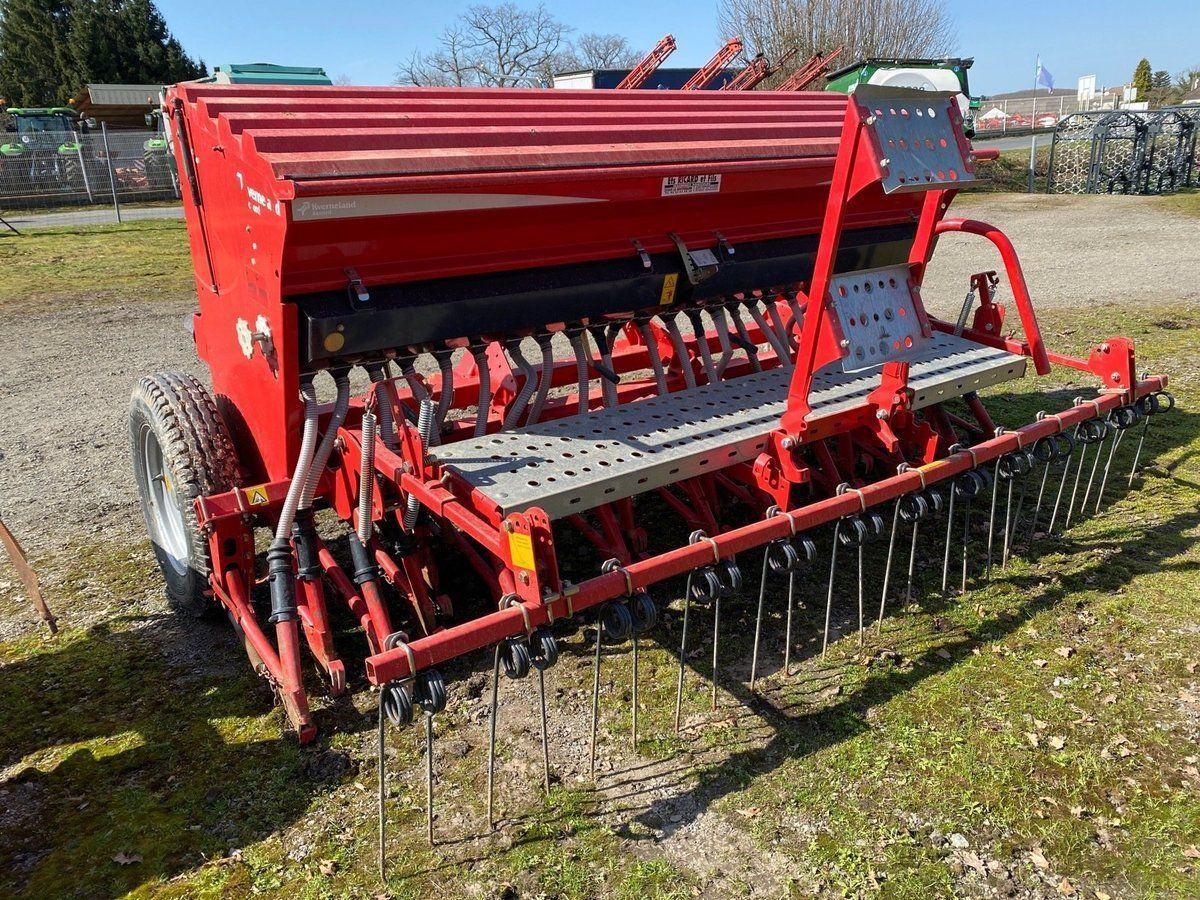 E-FARM: Kverneland m-drill - Drillmaschine - id KME9AI1 - 5.200 € - Baujahr: 2012 - Frankreich