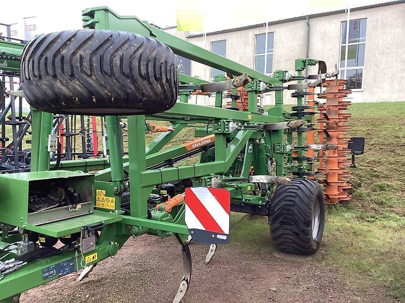 E-FARM: Amazone grubber cenius 5003-2tx - Cultivateur - id BSN7Z5R - 57 400 € - Année: 2023 - Allemagne