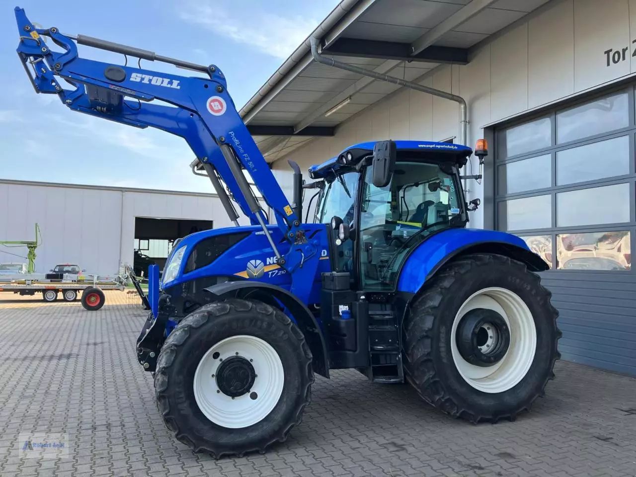 E-FARM: New Holland T7.210 - Tractor - id DZPCV9A - €79,900 - Year of construction: 2018 - Engine hours: 3,839,Germany