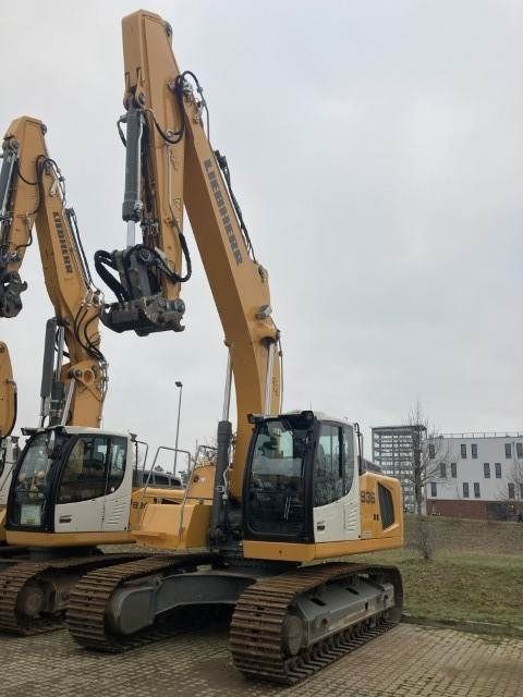 Liebherr r 936 litronic Crawler excavator €142,000