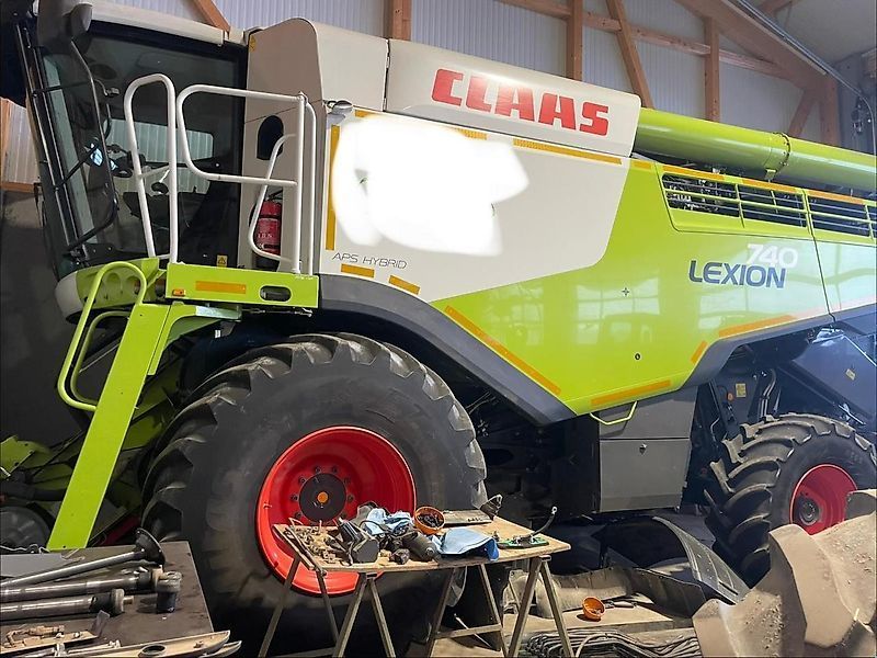 Claas Lexion 740 Kombajn zbożowy 189 000 €