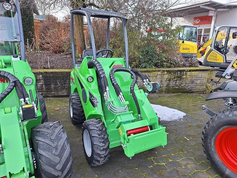 Avant 423 Skid steer loader