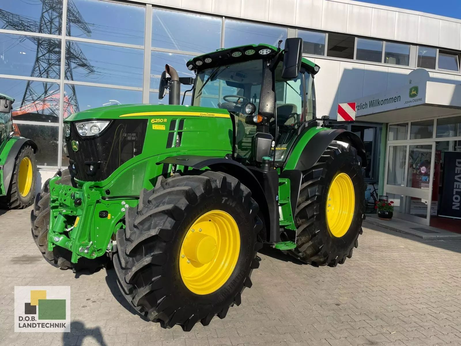 E-FARM: John Deere 6250R - Tractor - id RRKAFIM - €164,900 - Year of construction: 2022 - Engine hours: 1,478,Engine power (HP): 250,Germany