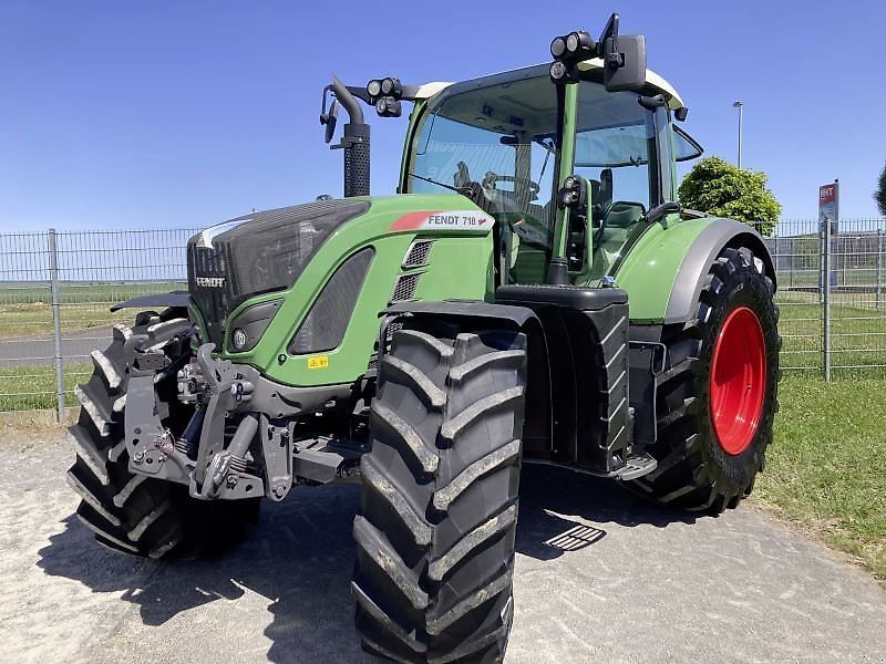 Fendt 718 Vario Tractor €107,500