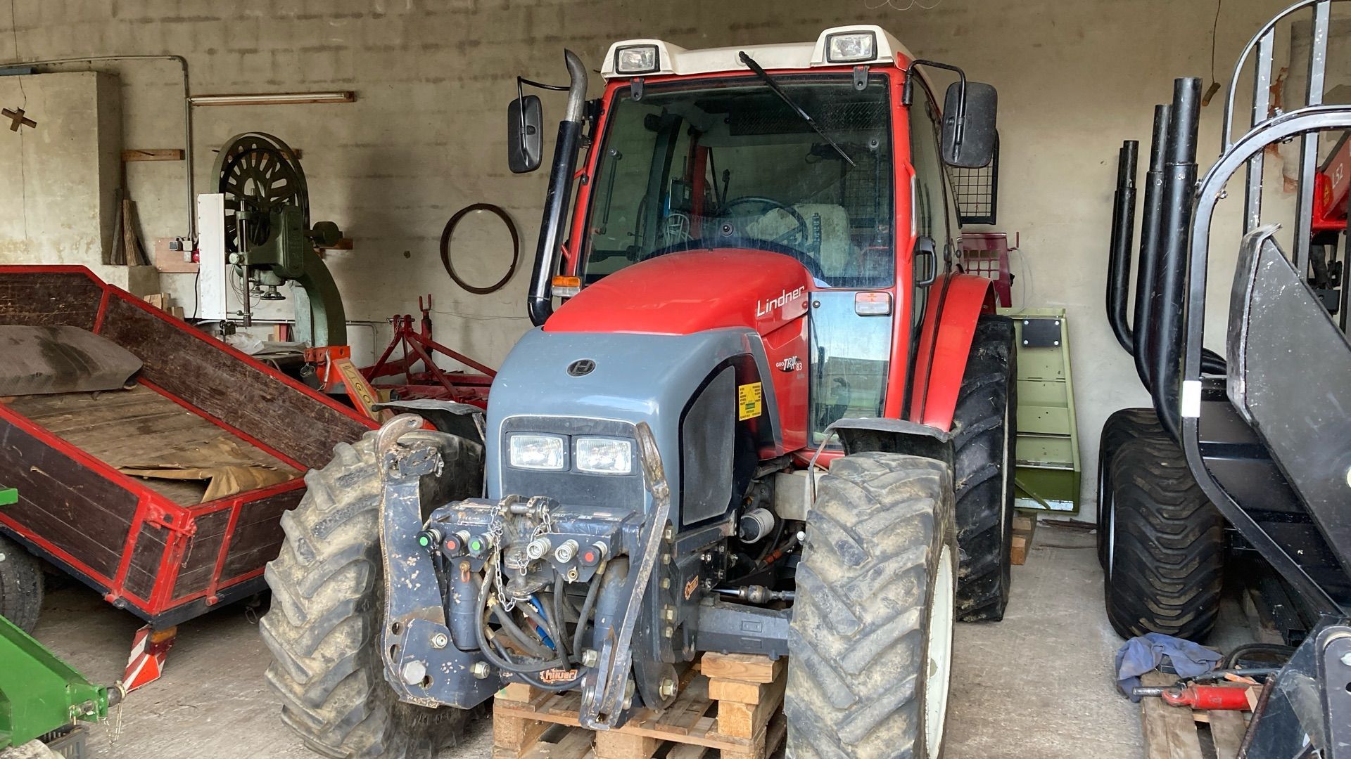 E-FARM: Lindner Geotrac 83 Turbo - Τρακτέρ - id QMC3SMH - 52.212 € - Χρονία: 2008 - Μετρητής ωρών: 2.500,Ισχύς κινητήρα: 83,Αυστρία