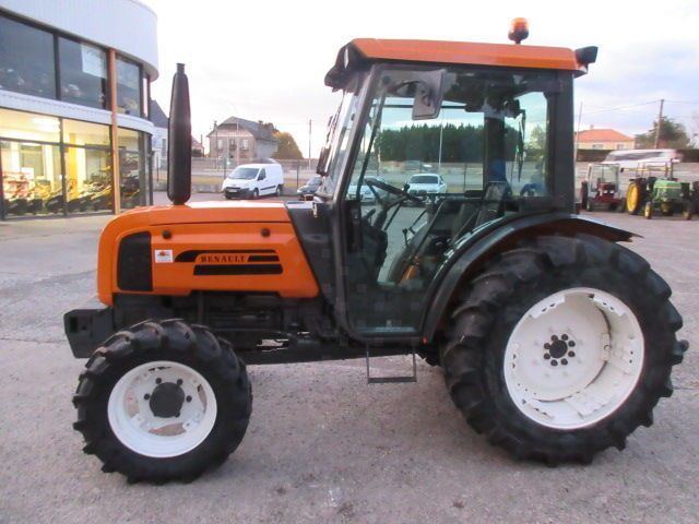 Renault Fructus 130 Traktorius 23 900 €