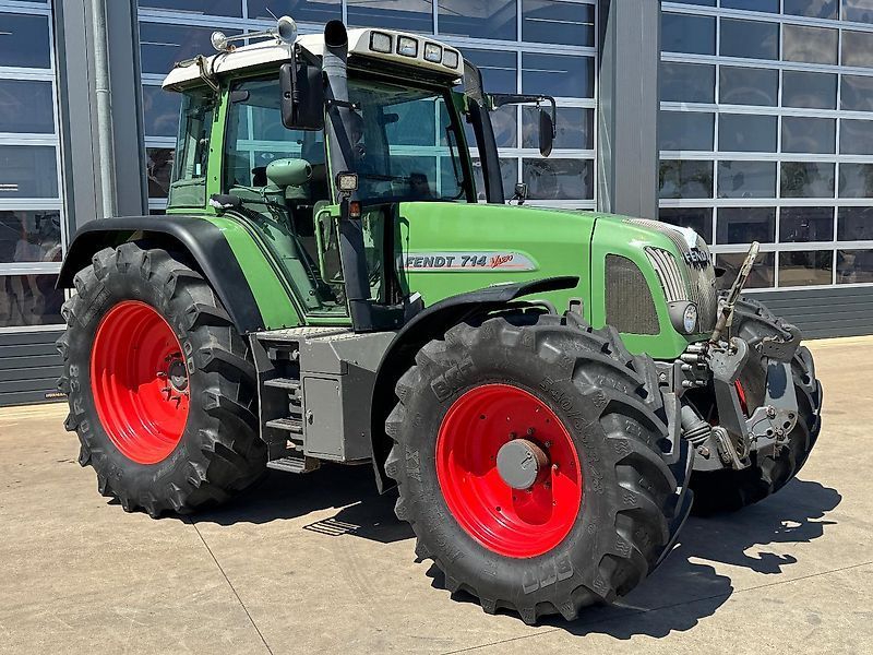 E-FARM: Fendt 712 Vario - Tracteur - id TNUQP85 - Année: 2007 - Lecture du nombre d'heure: 11 200,Puissance du moteur (chevaux): 115,Allemagne