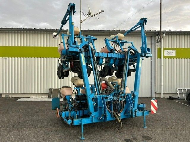 E-FARM: Monosem ng+4 - Precision drill - id 3UM7JJP - €22,000 - Year of construction: 2011 - France