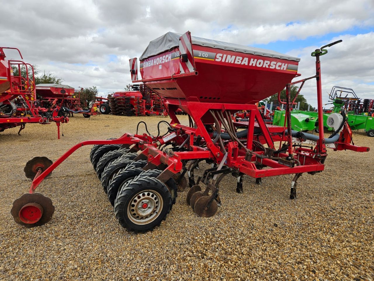 E-FARM: HORSCH co3 tine direct drill 3 metre trailed, year 2004 - Drill - id IBTVIR4 - €13,655 - Year of construction: 2004 - United Kingdom