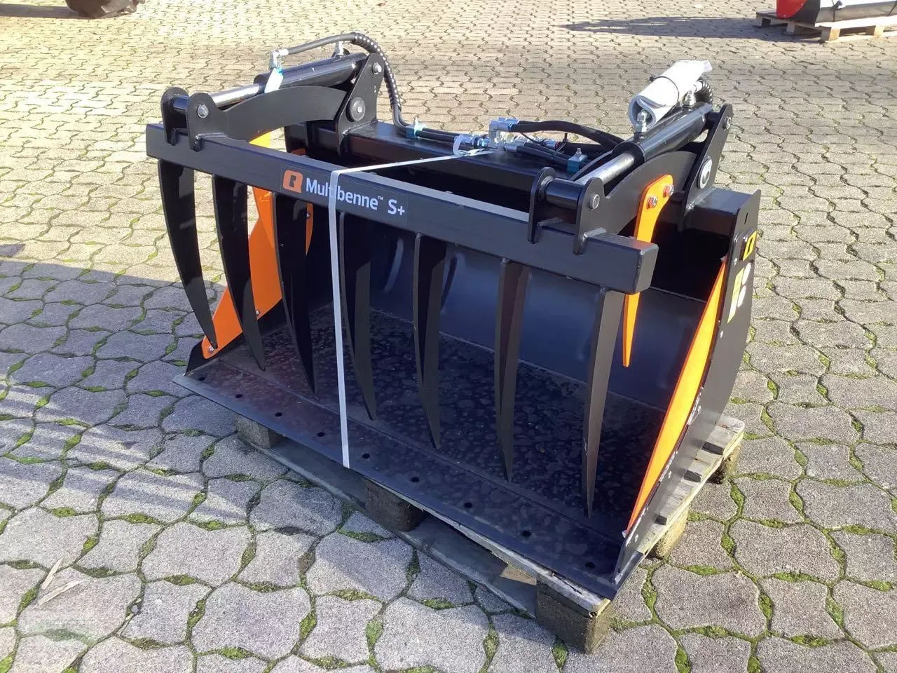 E-FARM: Alö multibene s+ 140 greifschaufel - Adjunto - id EFMGTGT - 1933 € - Año: 2022 - Alemania