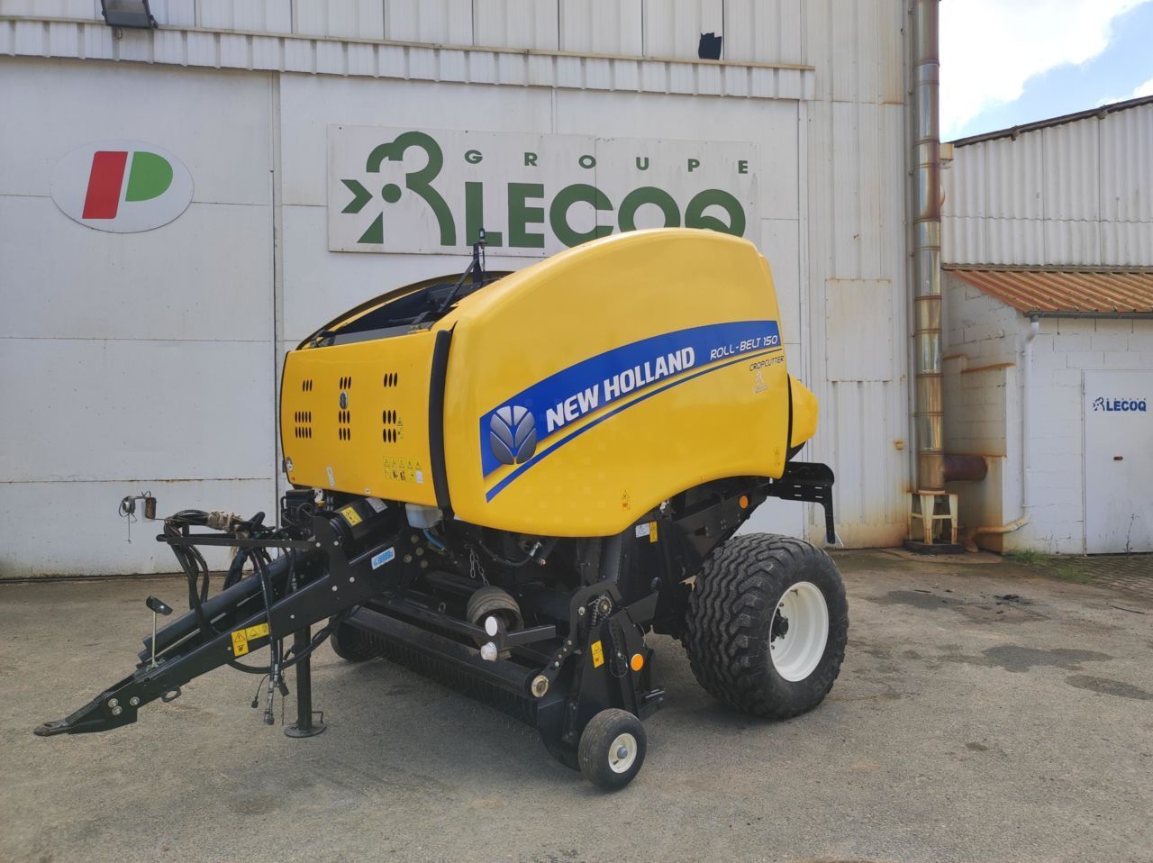 E-FARM: New Holland TM150 - Πρέσσα - id RH7ZL4Q - 19.000 € - Χρονία: 2017 - Συνολικός αριθμός παραχθέντων δεμάτων: 15.512,Γαλλία