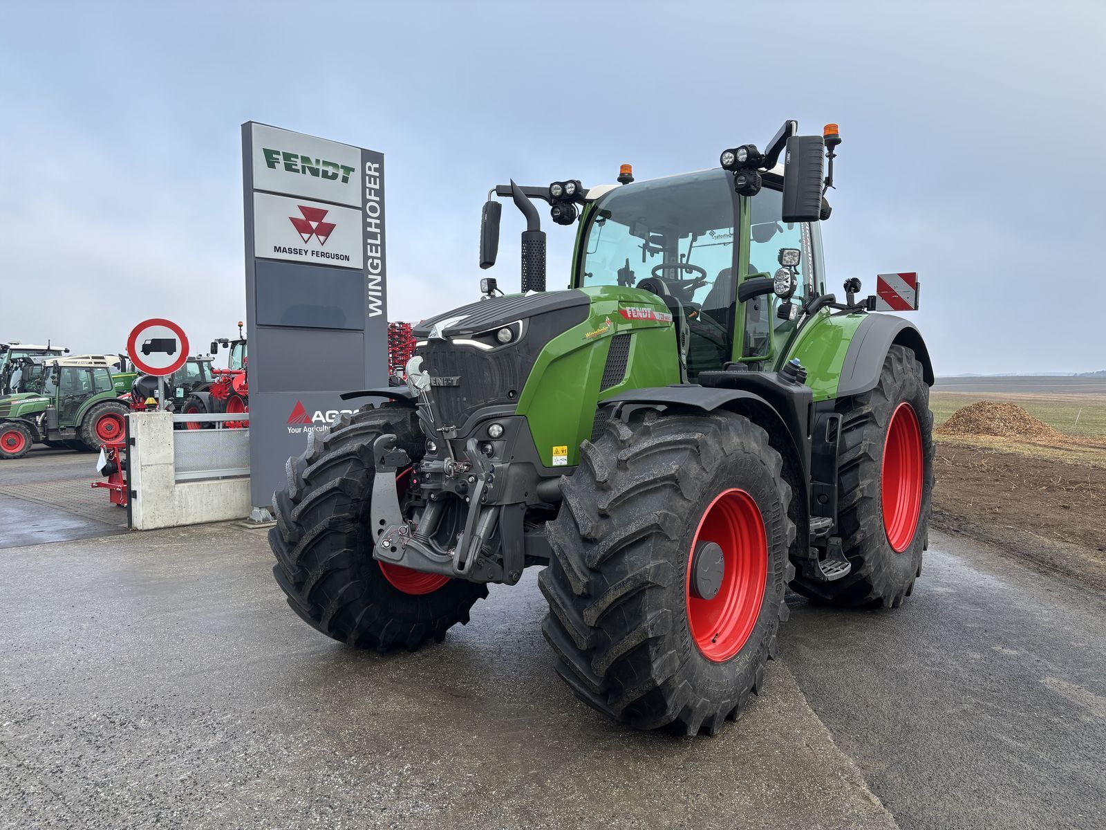 E-FARM: Fendt 728 Vario - Traktor - id VPLBN6E - Rok produkcji: 2023 - Motogodziny: 330,Moc silnika: 283,Austria