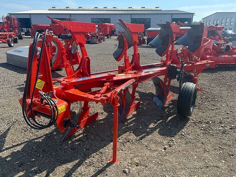 Kuhn Multi-Master 113 4 T Плуг 16 916 €