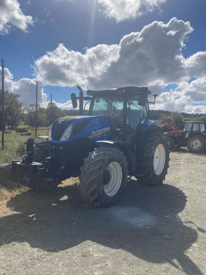 E-FARM: New Holland T7.165 S - Traktor - id QW65QIU - 69.000 € - Produktionsår: 2018 - Motortimer: 3.984,Motoreffekt (HP): 165,Frankrig