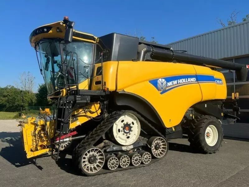 E-FARM: New Holland cx 8-80 - Moissoneuse-batteuse - id ZTDNZW9 - 175 000 € - Année: 2016 - France