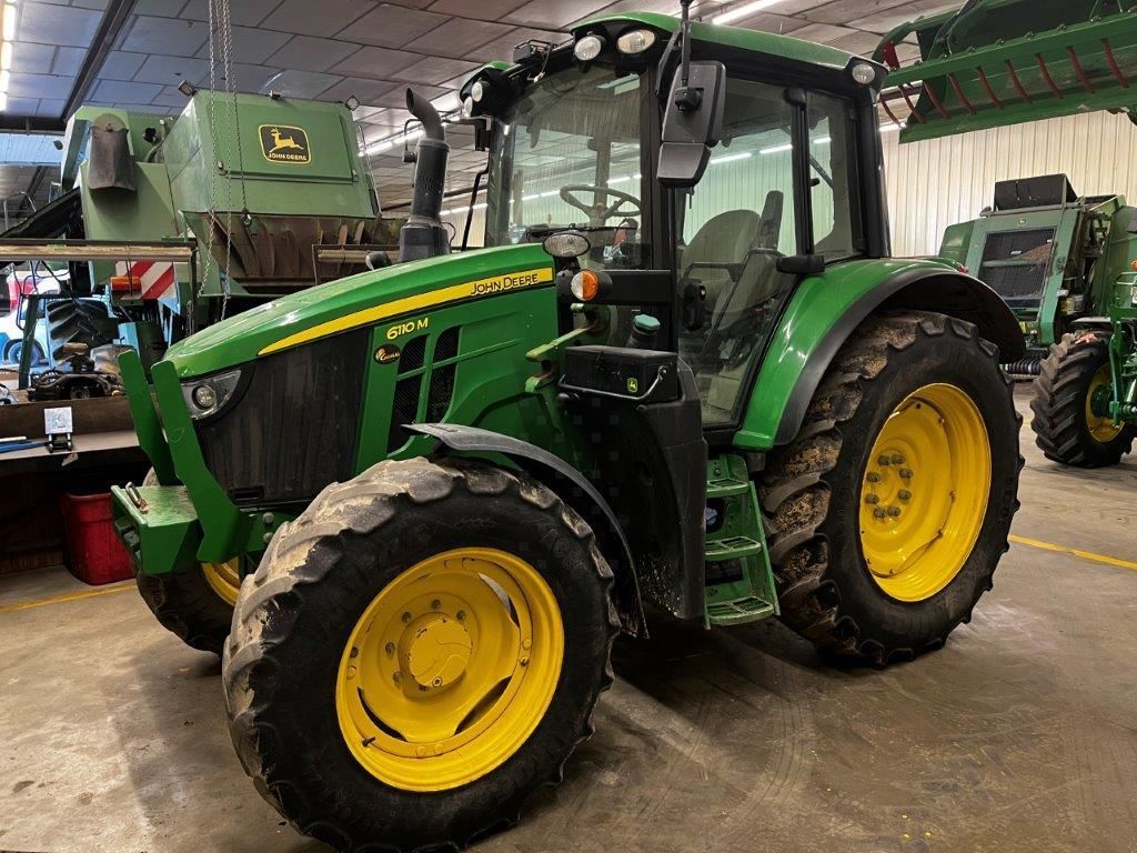 E-FARM: John Deere 6110 M - Tracteur - id 2W4ITV8 - Année: 2022 - Lecture du nombre d'heure: 2 814,Puissance du moteur (chevaux): 110,France