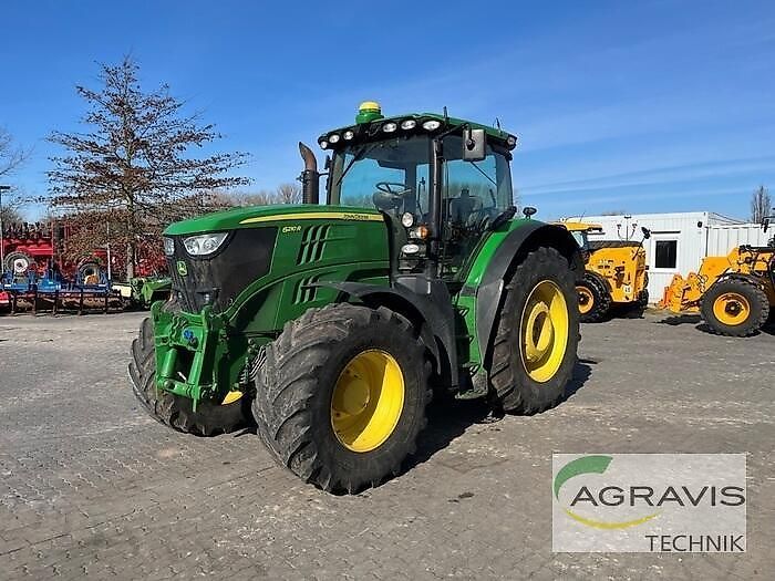 E-FARM: John Deere 6210 R - Traktor - id YNJ6DFT - 72.900 € - Baujahr: 2014 - Abgelesene Motorstunden: 6.700,Deutschland