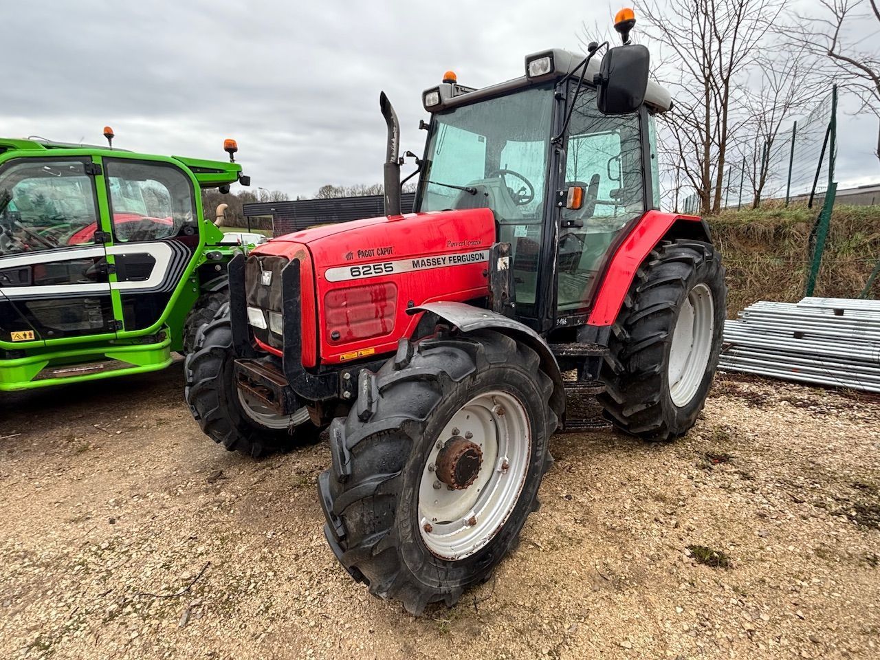E-FARM: Massey Ferguson 6255 - Tractor - id 68H1RIR - 19.700 € - Año: 2001 - Horas: 7052,Potencia del motor: 100,Francia