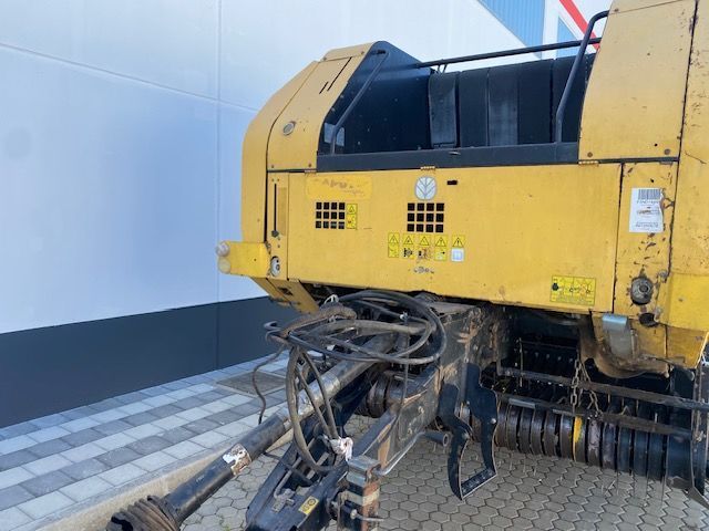 New Holland BR740 Pressa