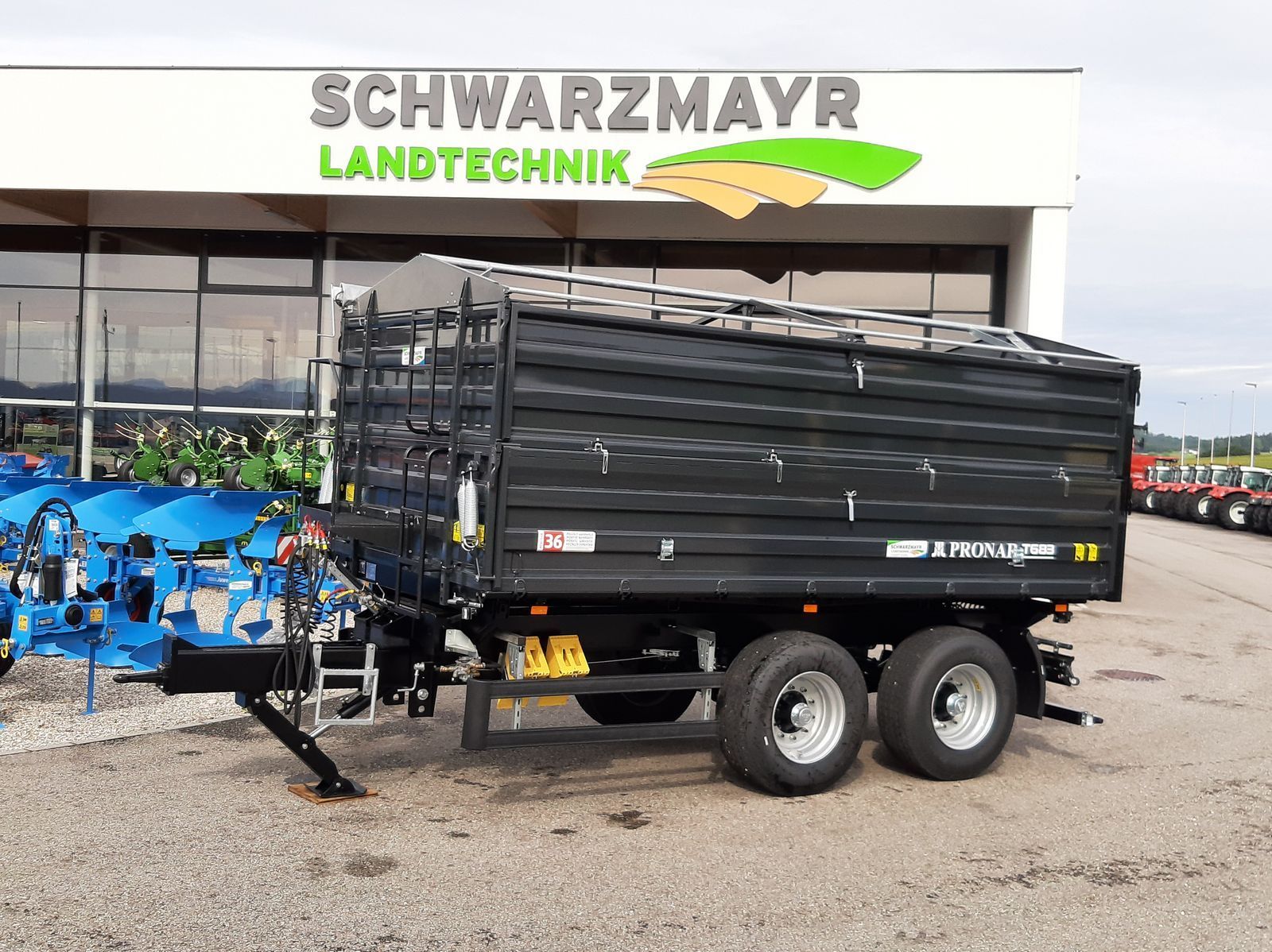 E-FARM: Pronar t 683 - Wywrotka - id MPGTUC5 - 25 901 € - Rok produkcji: 2023 - Austria