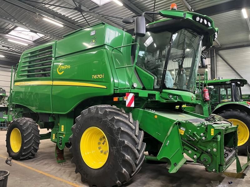 E-FARM: John Deere T670 - Cosechadora - id MLEVRTZ - 305.000 € - Año: 2022 - Horas: 286,Francia