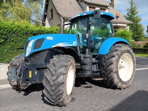 E-FARM: New Holland T7030 - Trattore - id FAQM8EP - 49.000 € - Anno di costruzione: 2009 - Ore: 5.800,Potenza del motore: 167,Francia