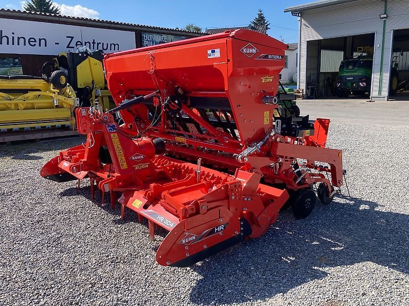 E-FARM: Kuhn HR 304 D - Rastra eléctrica - id ZM4ELGB - 36.200 € - Año: 2023 - Alemania