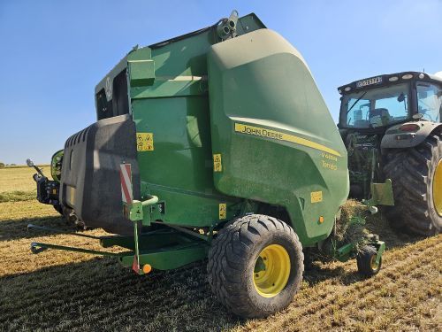 E-FARM: John Deere V461M - Πρέσσα - id CUF15MY - 33.000 € - Χρονία: 2020 - Γαλλία
