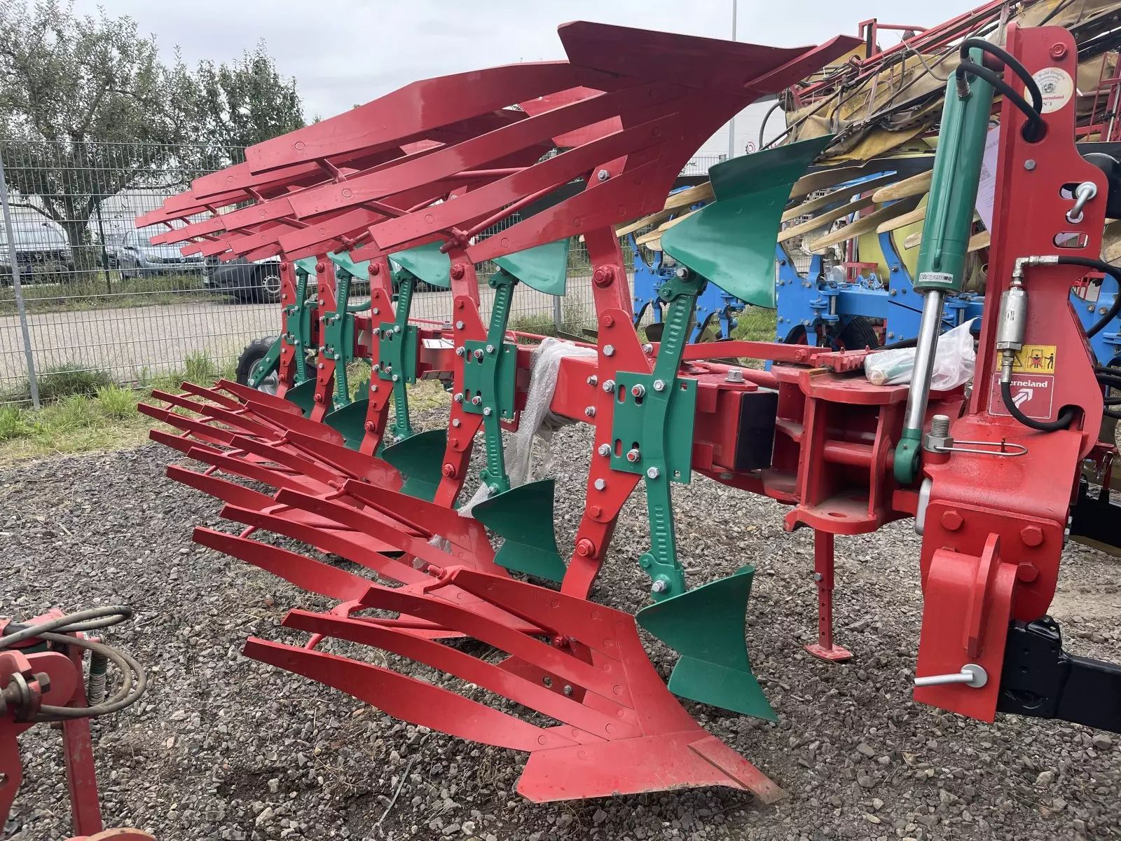 Kverneland LB 100/300 Plough €33,000
