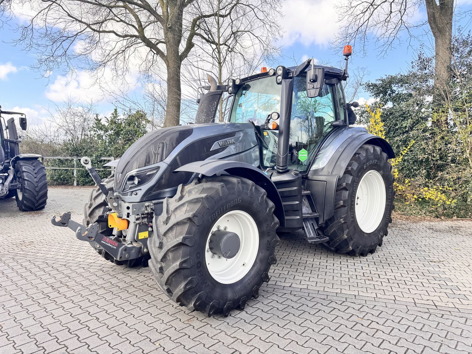 Valtra T 174 Tractor