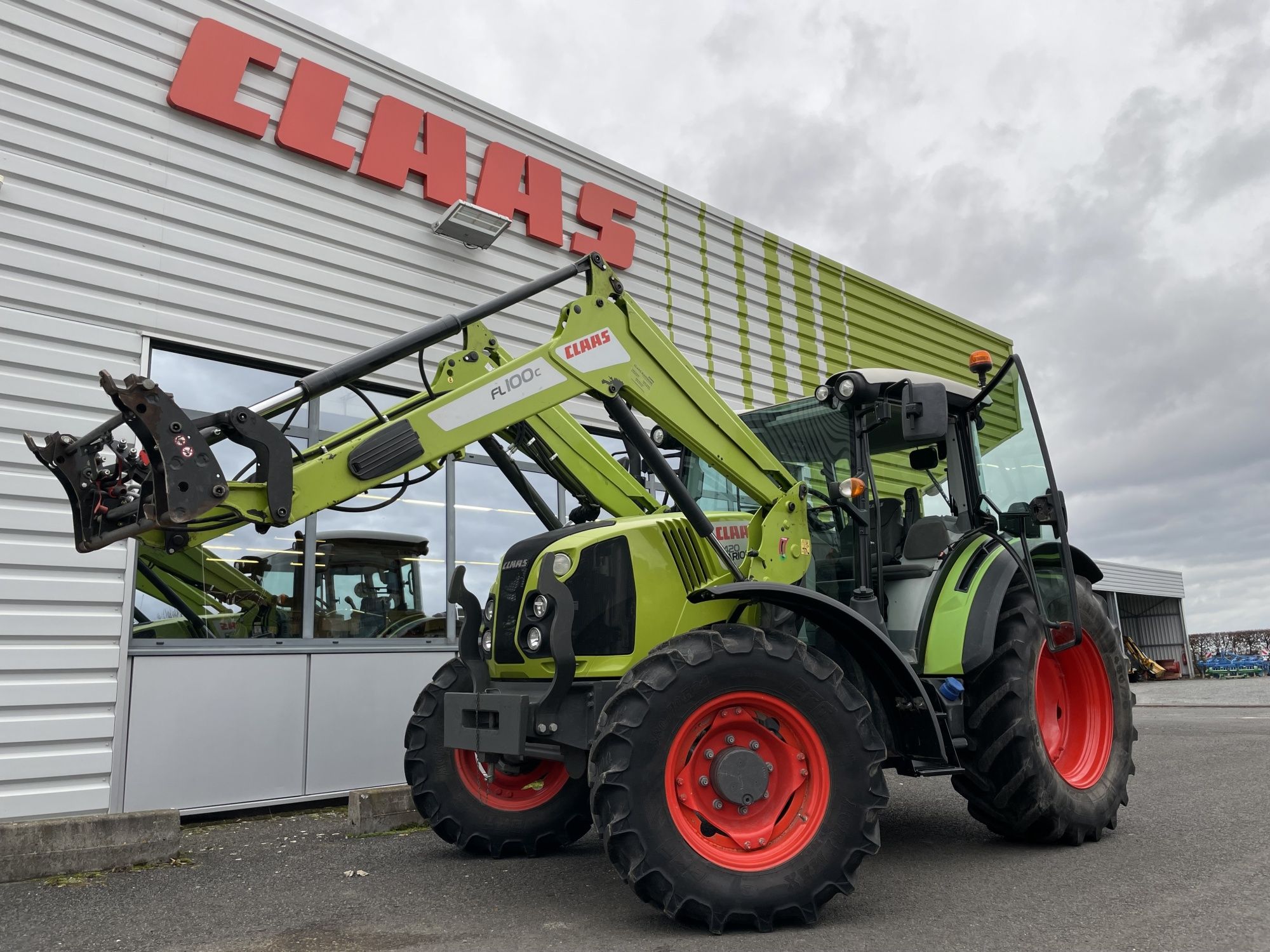 E-FARM: Claas Arion 420 - Traktor - id F3H7CKV - 54.500 € - Baujahr: 2017 - Abgelesene Motorstunden: 5.490,Motorleistung (PS): 110,Frankreich