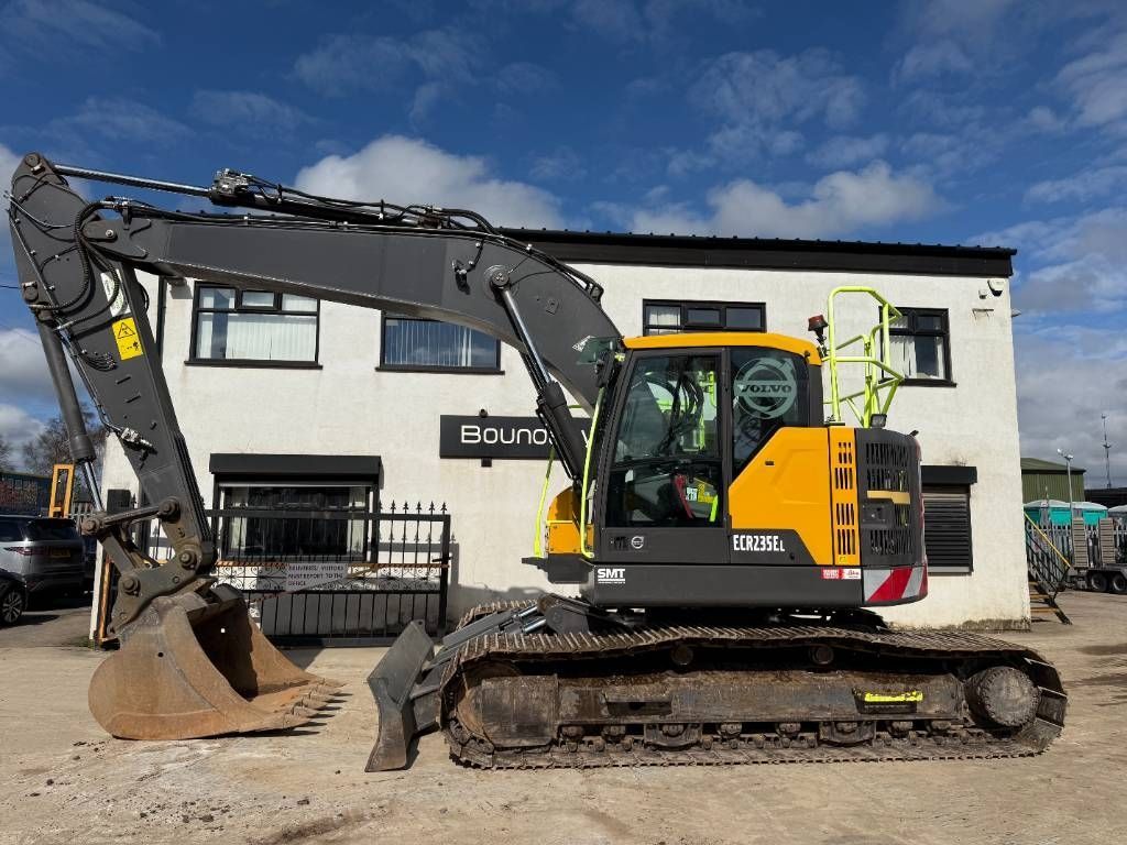 VOLVO ecr 235 el Crawler excavator €85,813